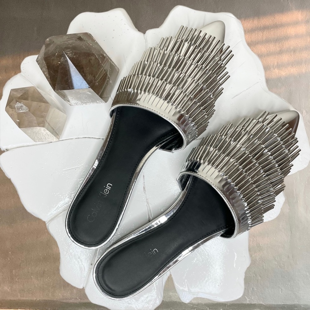 Calvin Klein Addie Metallic Silver Fringe Mule Slide - Picture 3 of 15